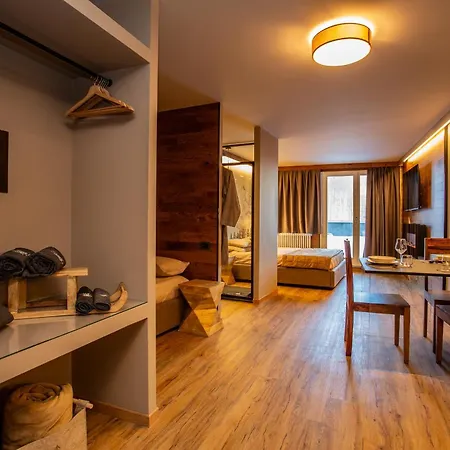 Whispering Pines Mountain View With Ski-in Access Apartamento