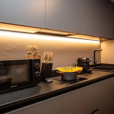 Whispering Pines Mountain View With Ski-in Access Breuil-Cervinia